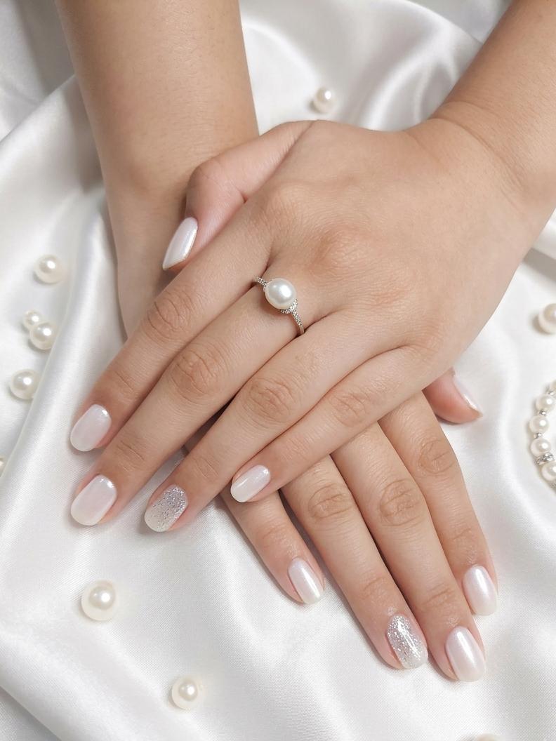 Pearl chrome bridal nails