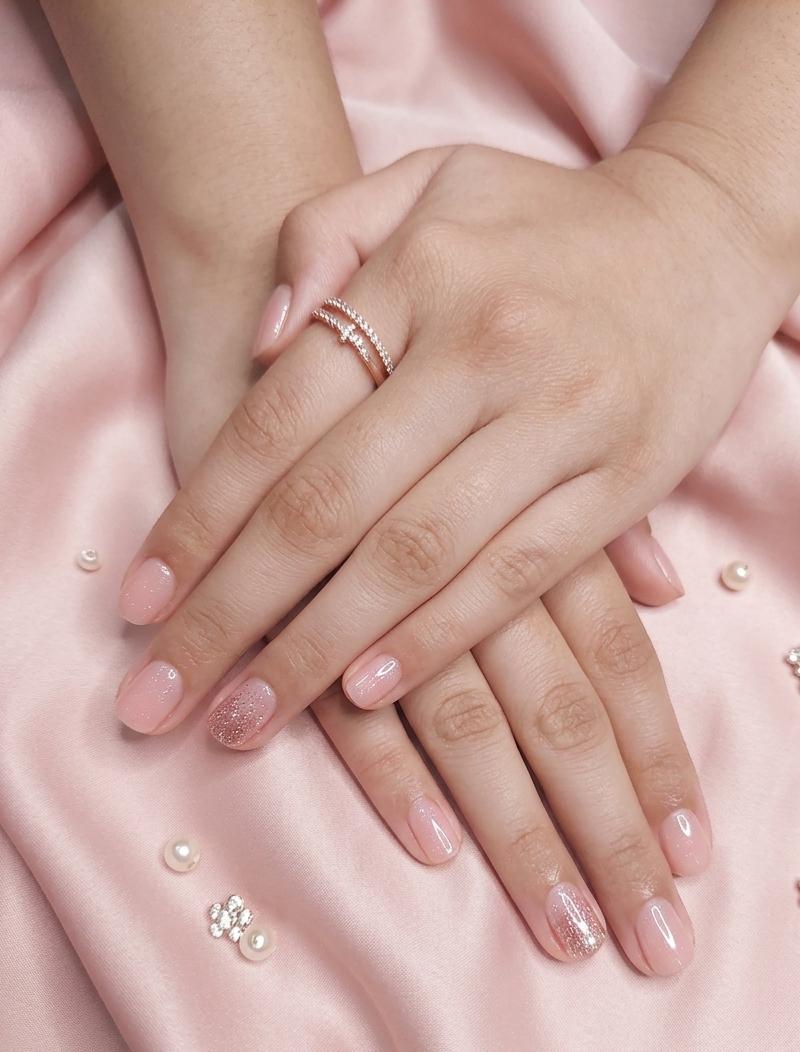 Rose shimmer nail art